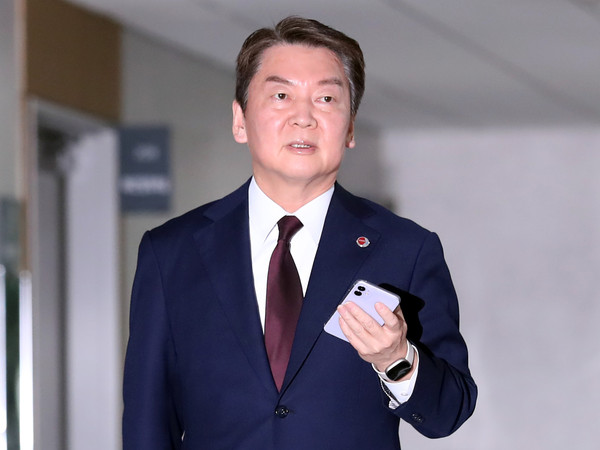 ▲ 정책 비전 발표회 참석하는 안철수 후보. /뉴시스