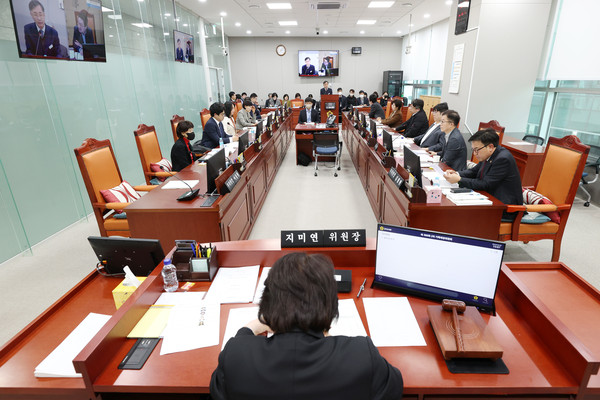 ▲ 기획재정위원회 2023년 소관 실국 업무보고 청취 모습.