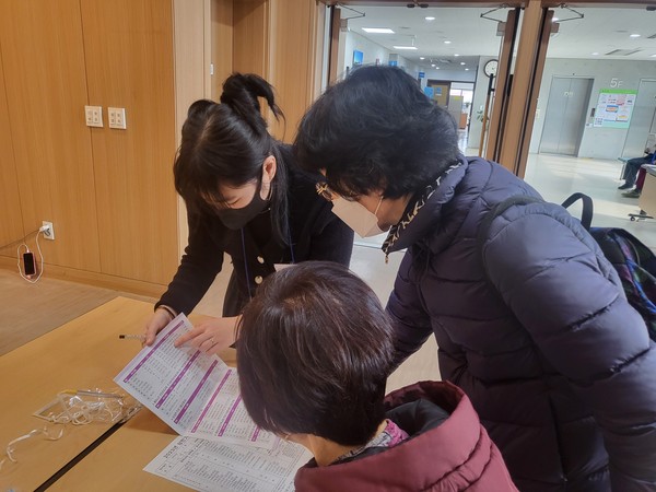 ▲ 부평구노인복지관, 노년사회화교육 진행중인 모습.