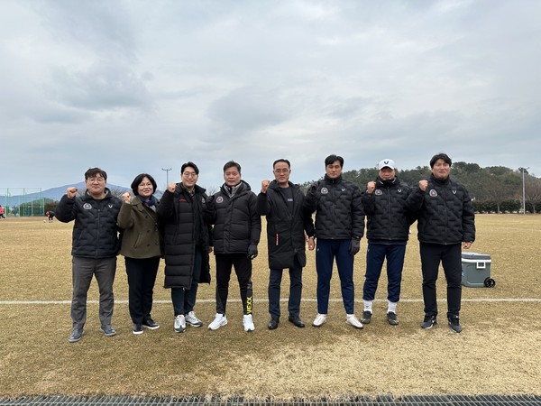 ▲ 총무경제위원회 FC안양선수단 격려 모습.