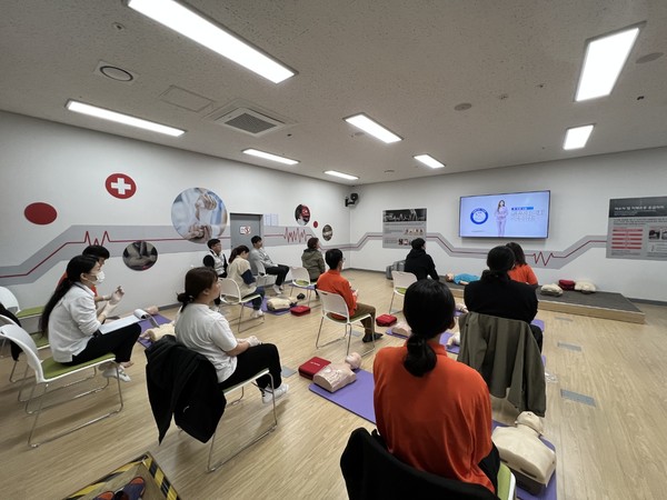 ▲ 경기평택항만공사 제부마리나항, 비상상황 대응 훈련 진행중인 모습.