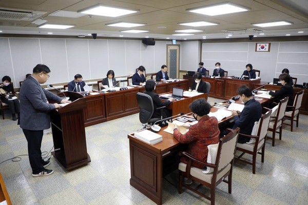 ▲ 기획경제위원회 주요업무계획 보고 청취 모습.