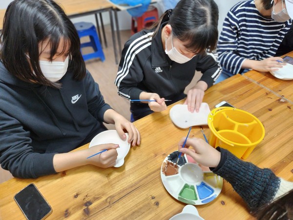 ▲ 성남시청소년재단 (임시)수정청소년수련관 중등청소년방과후아카데미, 주말체험활동 진행중인 모습.