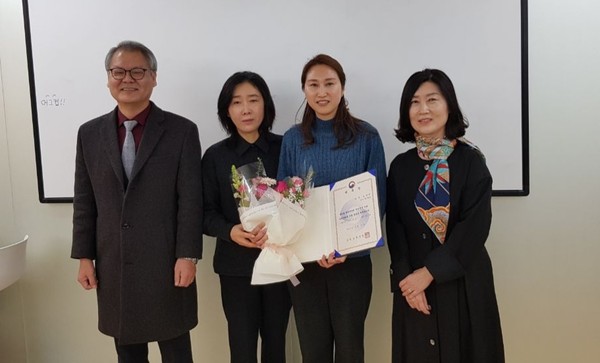 ▲ 인천제대군인지원센터 '제대군인 여성 멘토 위촉식' 개최 기념사진 촬영.