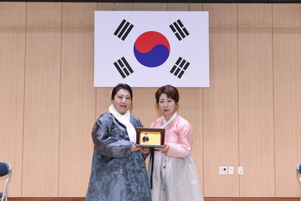 ▲ (사)경기도여성단체협의회 구리시지회장 이·취임식 개최.
