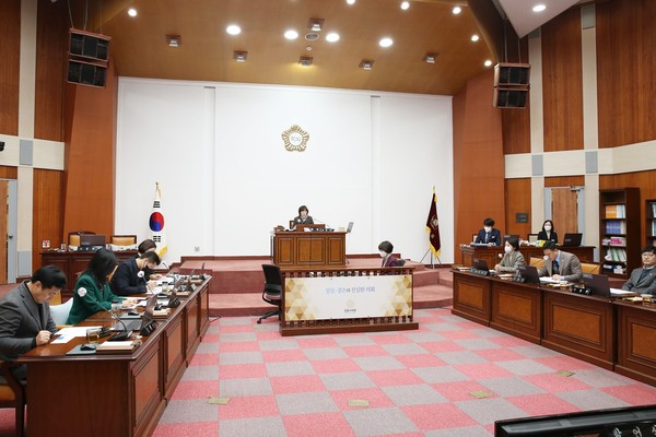 ▲ 군포시의회 제266회 임시회 의회운영위원회 진행중인 모습.
