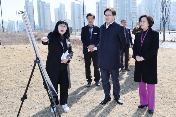 ▲ 염태영 경기도 경제부지사 지난달 27일 안성시 현장 방문.