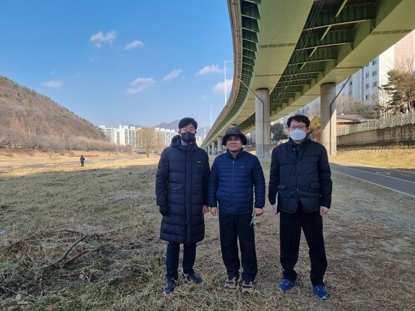 ▲ 시설 점검 기념촬영 모습.