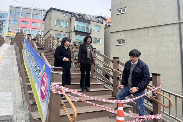 ▲ 능평초 개교 전 사전 현장점검 모습.