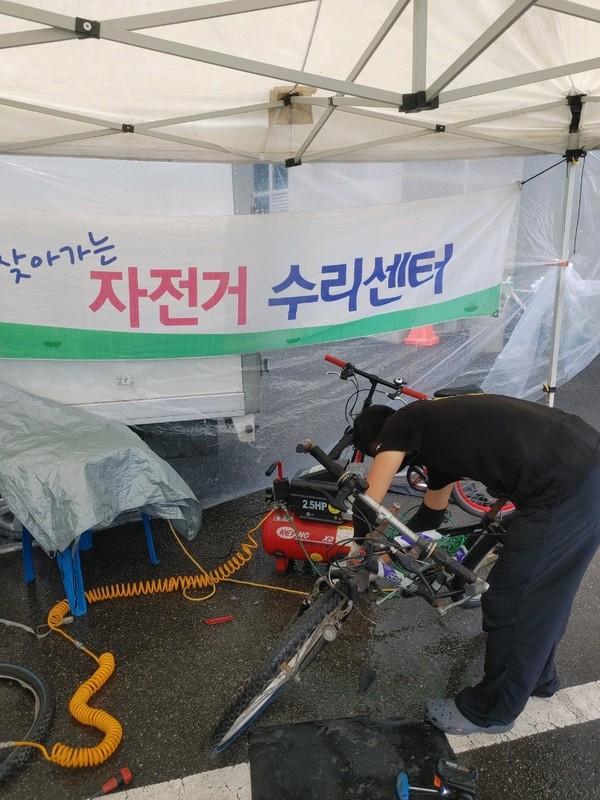 ▲ 고양특례시, 2023년 찾아가는 자전거 수리센터 운영.