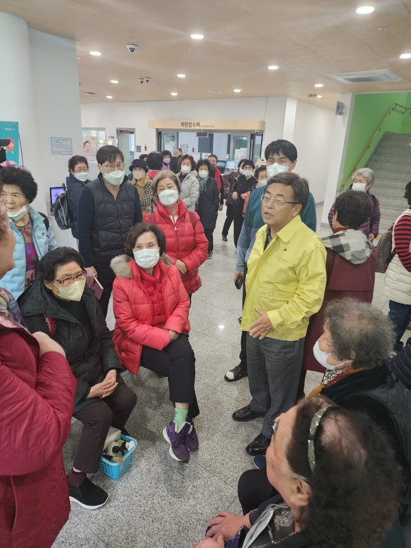 ▲ 동대문구시설관리공단 인택환 이사장 현장소통 진행 모습.