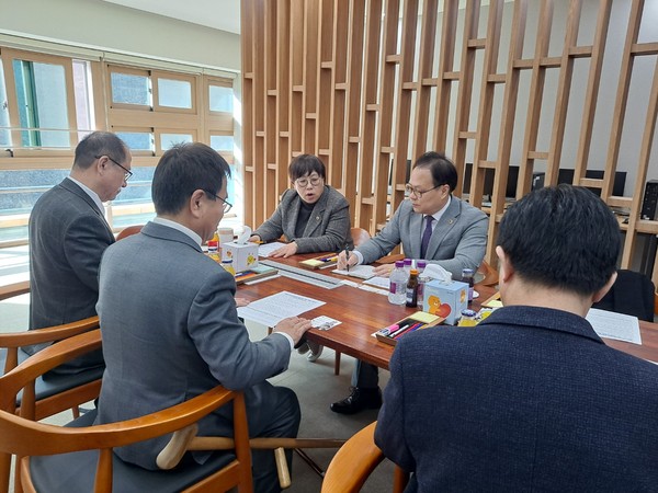 ▲ 박재용.조미자 의원 ‘장애인 거주시설 운영’ 관련 정담회 개최 모습.