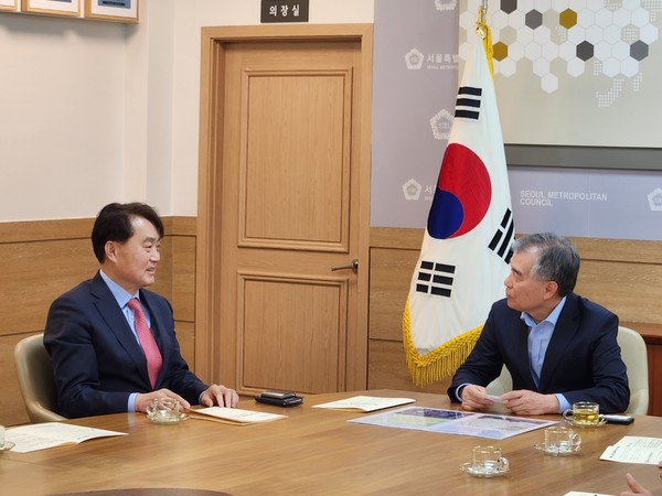 ▲ 하은호 군포시장과 김현기 서울시의회 의장 모습.