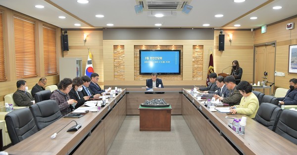 ▲ 포천시의회, 3월 현안간담회 개최 모습.