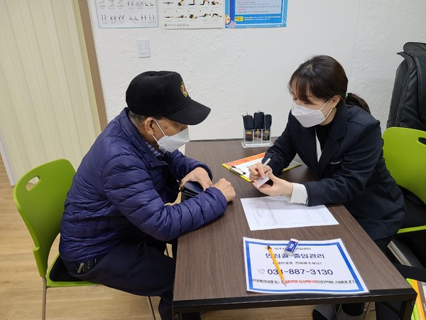 ▲ 여주시 치매조기검진 '우리동네 기억지킴이' 사업 실시 모습.