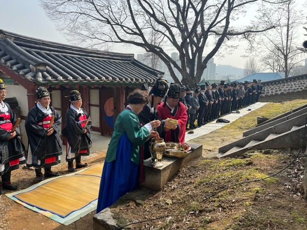 ▲ 김포시 우저서원 춘향제 봉행 모습.