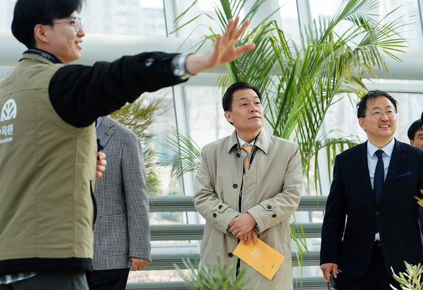 ▲ 이재준 수원특례시장 일월·영흥 수목원 방문 모습.