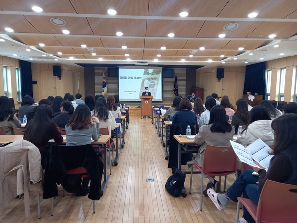 ▲ 수원시 영통구보건소, 장애인 건강주치의 시범사업 설명회 개최 모습.