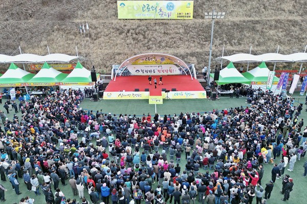 ▲ 양평군 제24회 양평단월고로쇠축제 개최 모습.