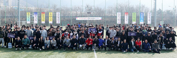 ▲ 제10회 광주시의회 의장기 클럽축구대회 기념촬영.