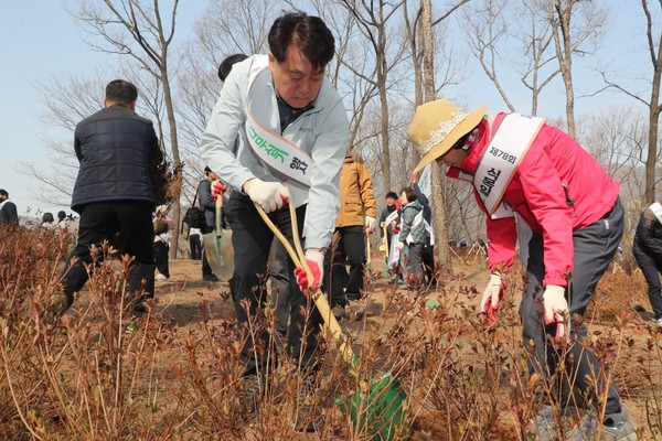 ▲ 군포시 나무심기 행사 개최 모습.