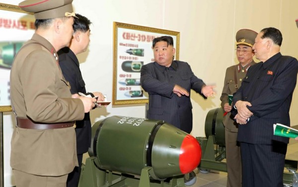 ▲ 김정은 북한 국무위원장이 핵무기병기화사업을 지도했다고 당 기관지 노동신문이 28일 보도했다. /뉴시스