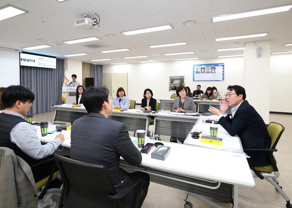 ▲ 화성시 자살고위험군 2차 지역케어회의 개최 모습.