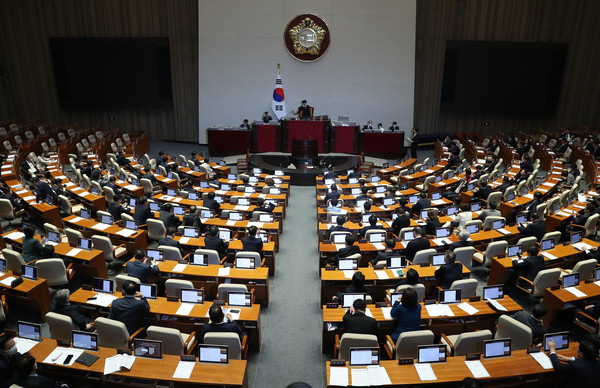 ▲ 선거제도 개선에 관한 결의안 심사를 위한 전원위원회 개최 모습. /뉴시스