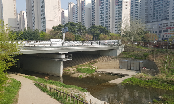 ▲ 인천시 부평구 굴포천 굴포4교 모습.