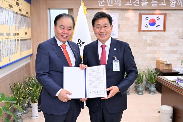 ▲ 양평군-서울양병원 업무협약 체결 모습.