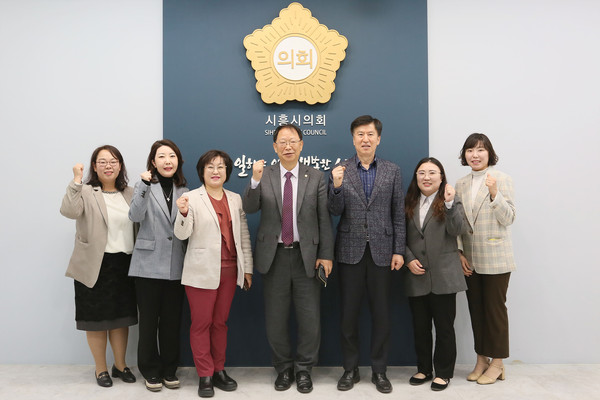 ▲ 윤석경 의원(왼쪽에서 세번째), 성훈창 의원(가운데).