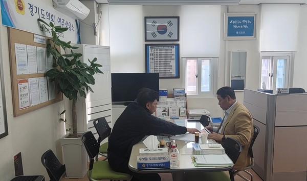 ▲ 김규창 의원, 여주 천송~신남 간 도로확포장공사 관련 정담회 실시 모습.