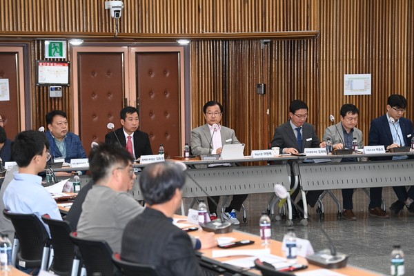 ▲ 하남시 시민 대토론회에서 이현재 시장이 인사말을 하고 있다.