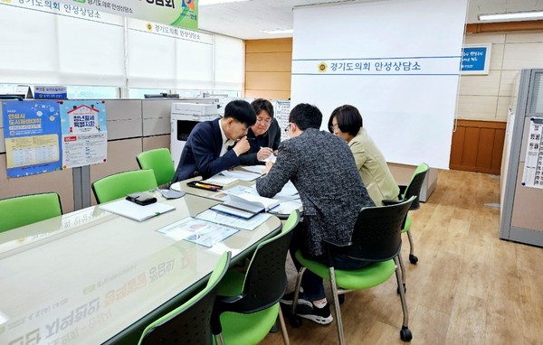 ▲ 양운석 의원, 안성교육지원청 관계자와 정담회 실시 모습.
