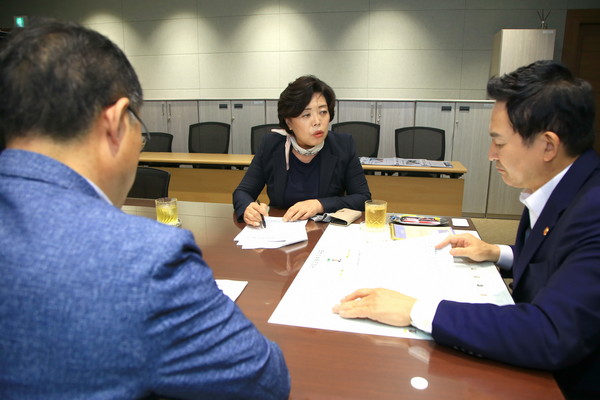 ▲ 신계용 과천시장과 원희룡 국토부장관 면담 사진.