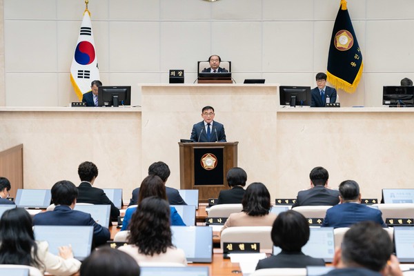 ▲ 용인특례시의회, 용인 반도체 국가첨단산업단지의 성공적 추진을 위한 정부의 협력 요구 성명서 채택 모습.
