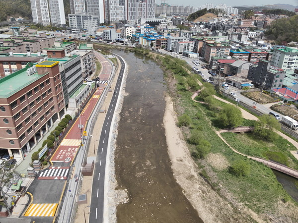 ▲ 양지천 산책로 구간 연결 모습.