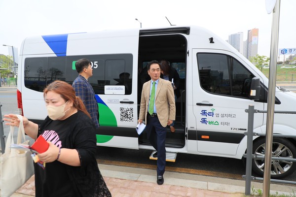 ▲ 정장선 평택시장 똑버스 사업 현장 방문.