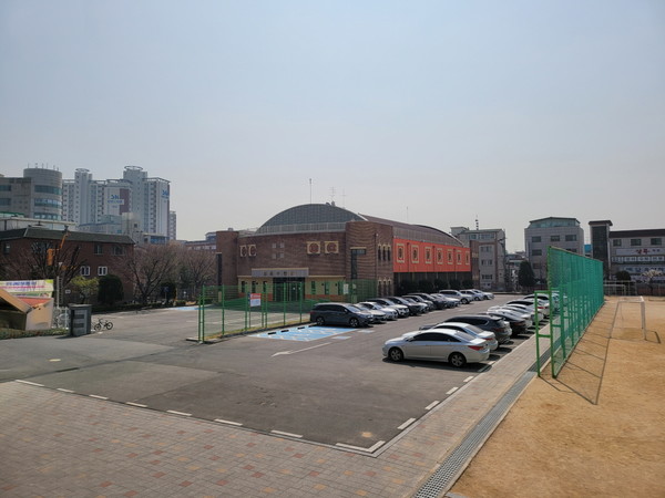 ▲ 시흥시 신일초등학교 나눔주차장.