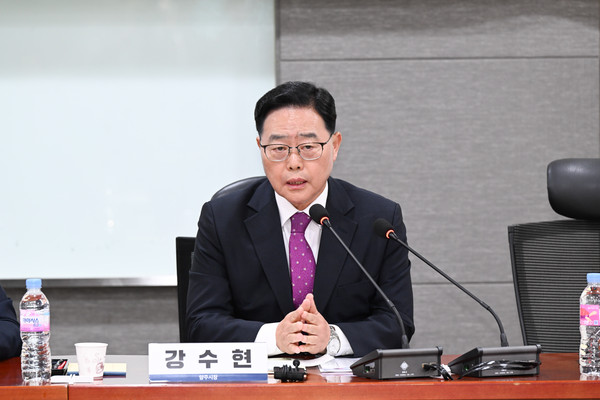 ▲ 우이령길 토론회에 참석한 강수현 양주시장.