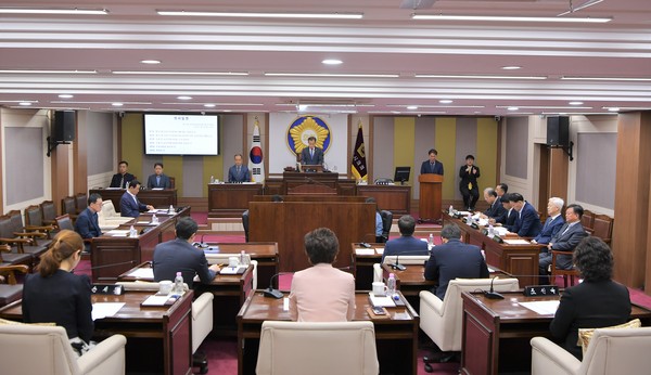 ▲ 포천시의회, 제171회 임시회 개회 모습.