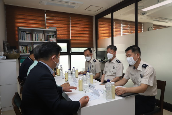 ▲ 부평소방서, 더필잎요양병원 관서장 화재 예방 현장지도 방문 모습.