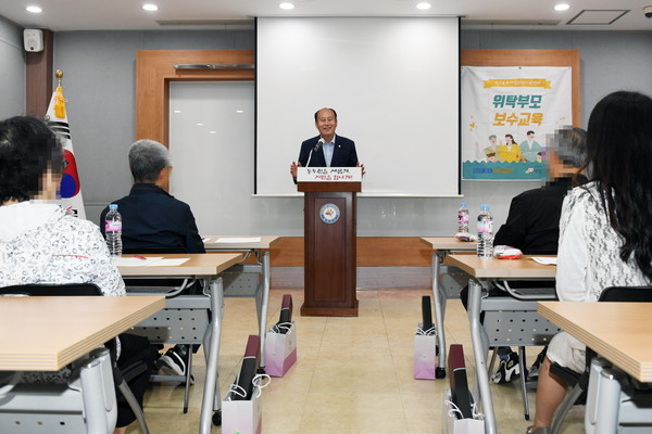 ▲ 일반 가정위탁부모 보수교육에 참석한 박형덕 동두천시장.