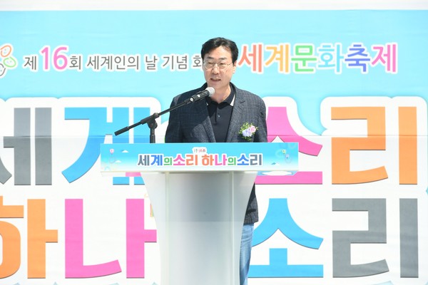 ▲ 화성시 세계인의 날에 참석한 정명근 화성시장.