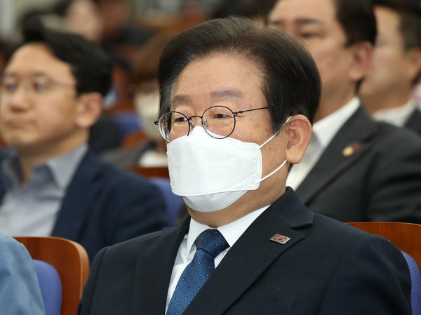 ▲ 의원총회 참석한 이재명 더불어민주당 대표. /뉴시스