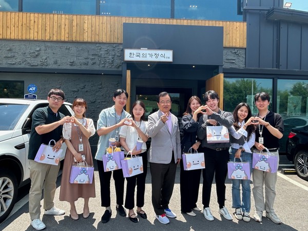 ▲ MZ세대 신혼부부 직원들과 오찬 만남 가진 이현재 하남시장.