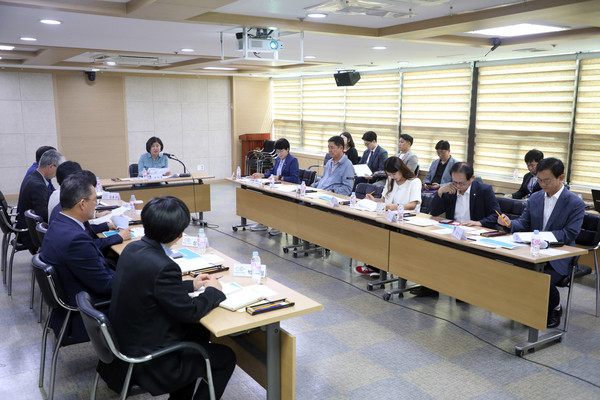 ▲ 수원시 저층주거지 집수리 지원사업 업무보고회 모습.