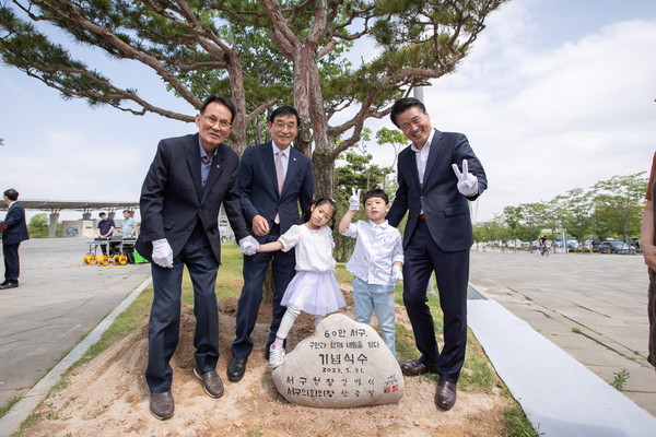 ▲ 인천 서구 아시아드경기장 기념식수 모습.