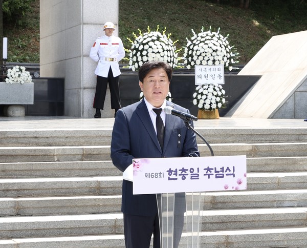 ▲ 현충일 행사에 참석한 임병택 시흥시장.