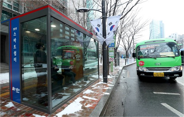 ▲ 성동구는 생활밀착정책 아이디어 공모전을 통해 ‘버스정류장 승하차 지점 도로열선 설치’ 등 총 13개 아이디어를 정책으로 구현한다.